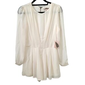 NWT Creamy white Bohemian relaxed fit romper, medium